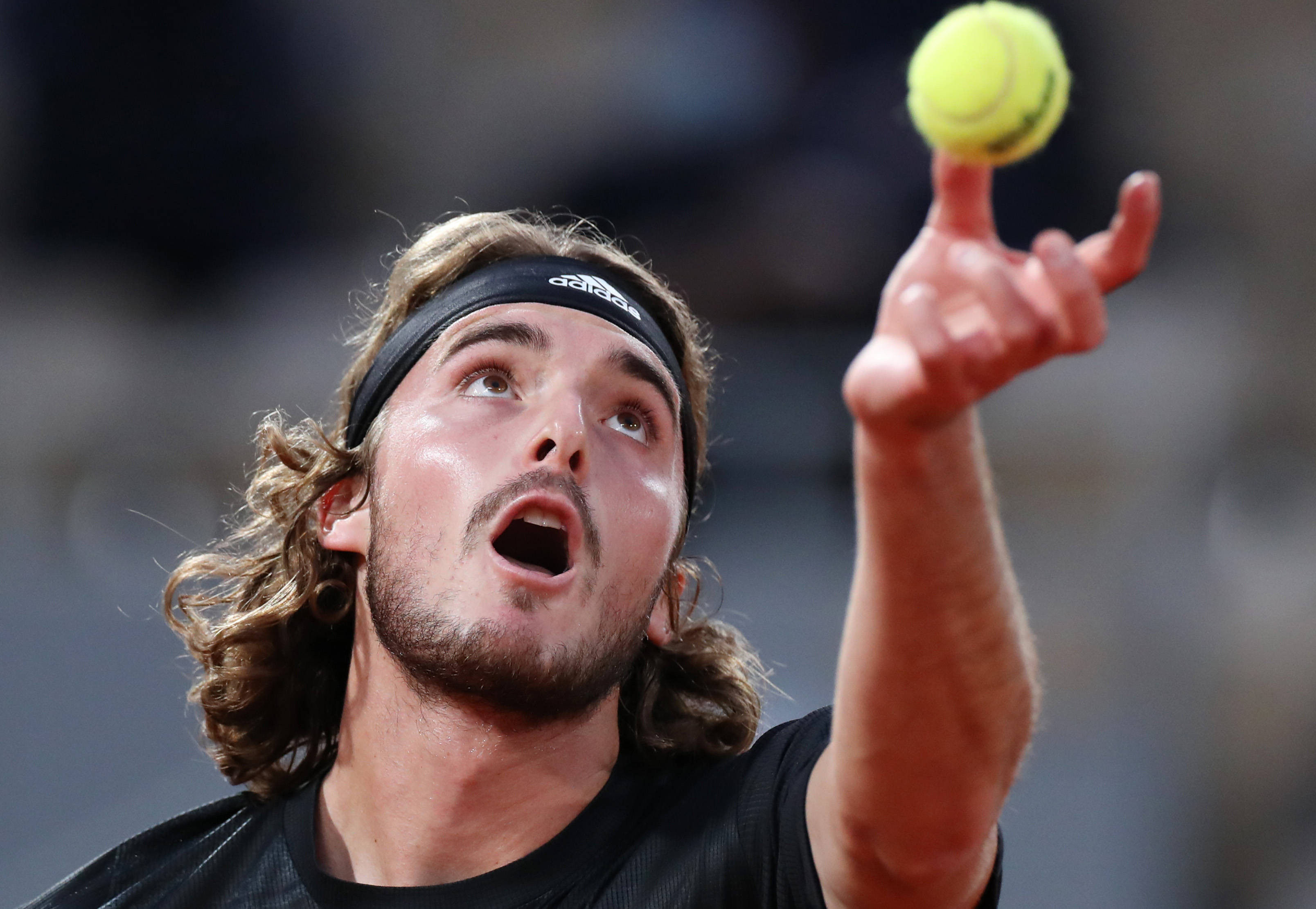 关于意大利网球队逆转日本网球队，西西帕斯惊艳世界的信息