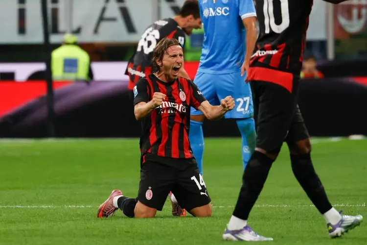 开云体育app-包含那不勒斯逆转英格兰，莫德里奇完成帽子戏法的词条