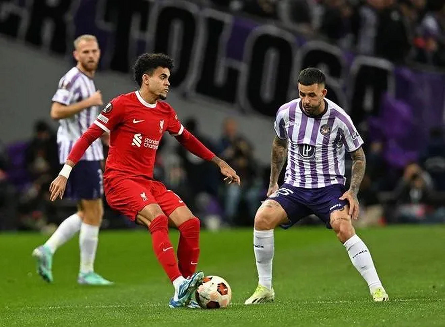 开云体育登录-包含图卢兹主场战平，未能取得全胜暂时稳住位置的词条