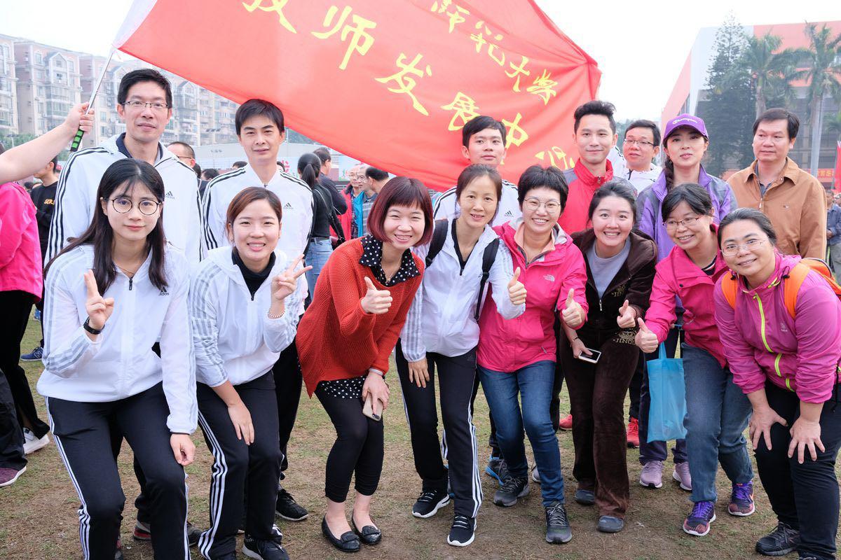 保定燕京球员备战周末赛事，团结一心迎接比拼