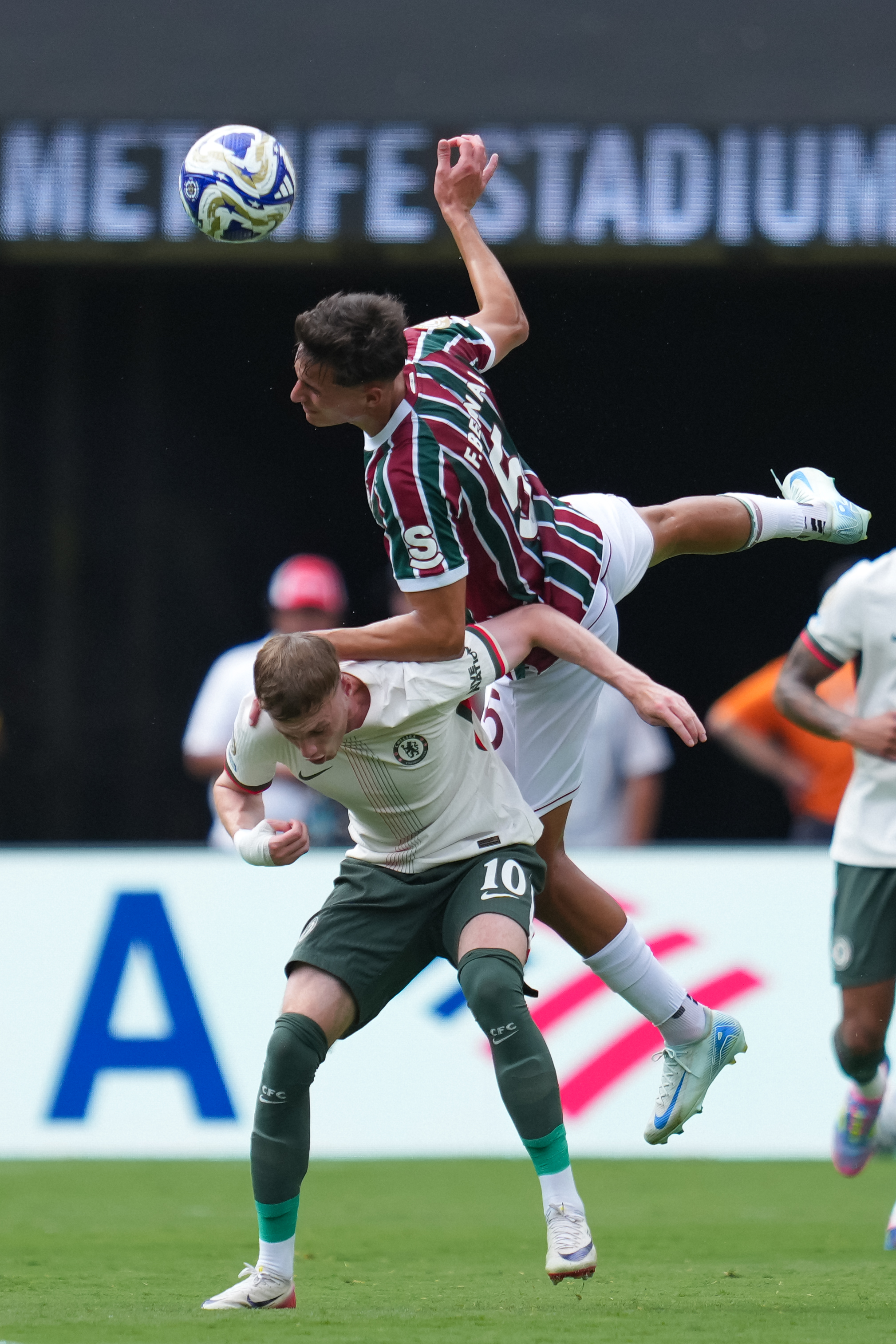 关于切尔西中场因伤退出国家队，无缘即将比赛的信息