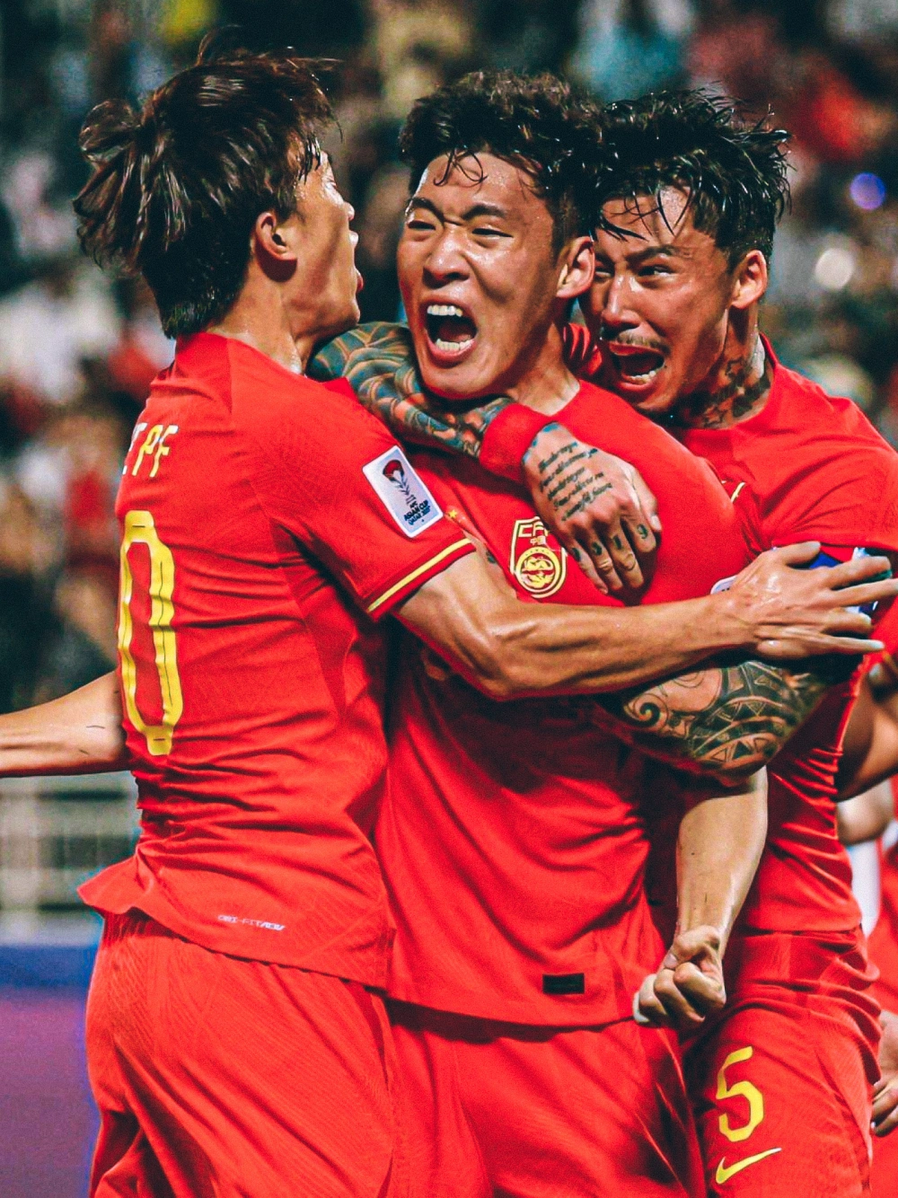 国内足球联赛强弱悬殊，球队比拼引发热议