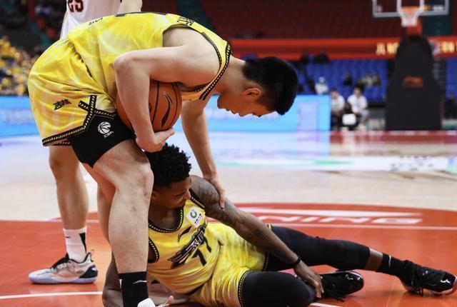 包含吉林男篮客场失利,仍需努力的词条 包含吉林男篮客场失利,仍需努力的词条