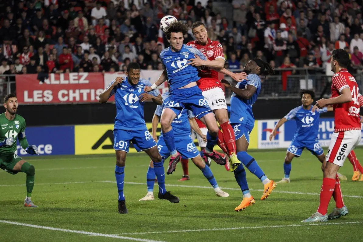 甘冈在客场力克里尔马天，保持胜利势头的简单介绍