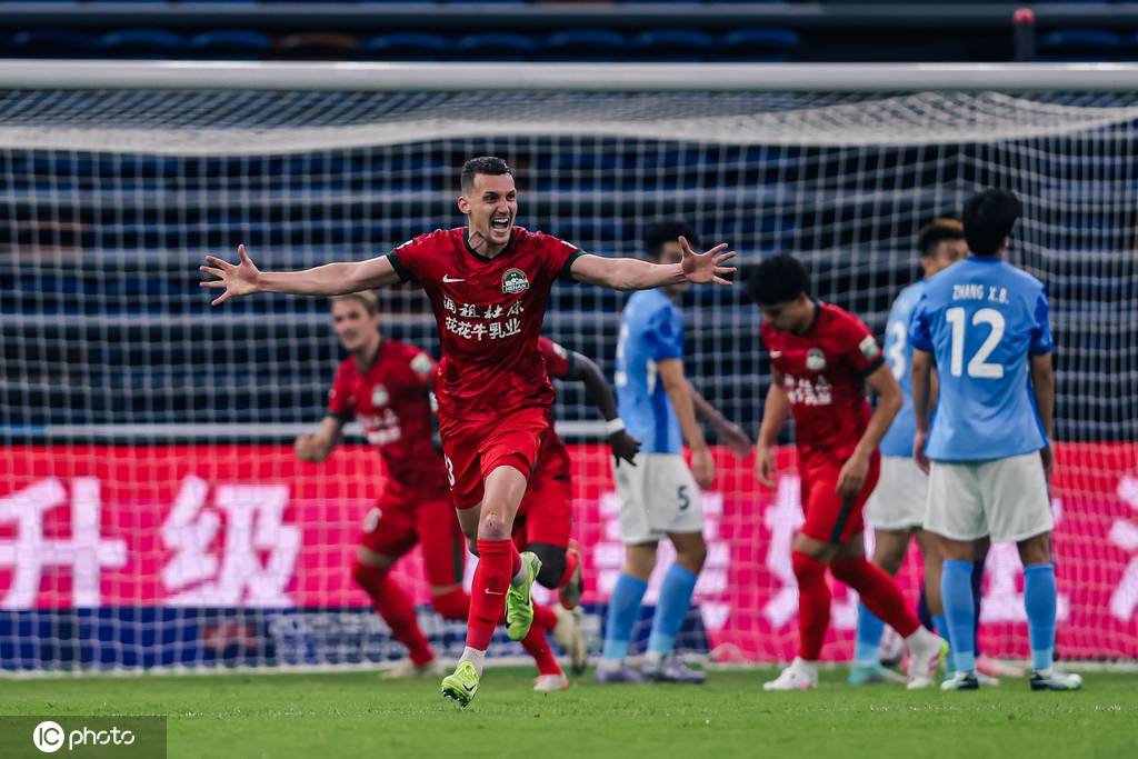 关注中超联赛：球队战术精湛，赛场上风头无两的简单介绍