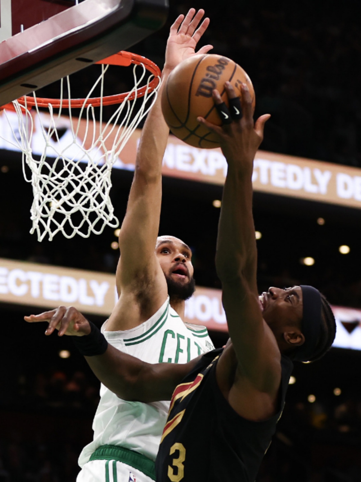 开云体育app-尼克斯鏖战新疆队,塔图姆点燃赛场的简单介绍